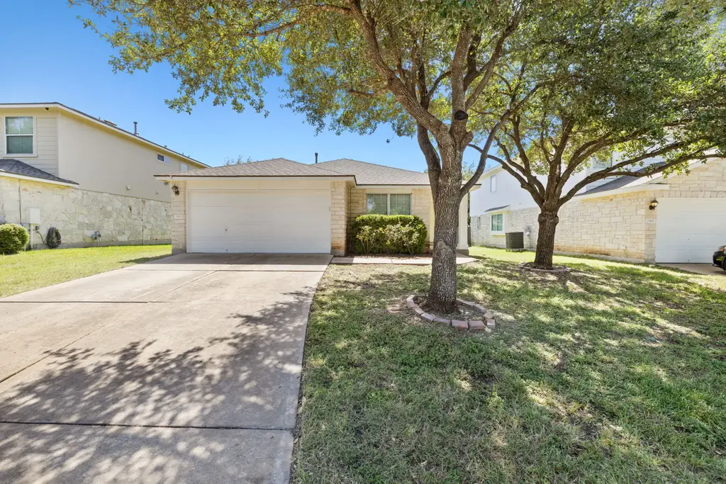 2513 Winslow Dr, Leander