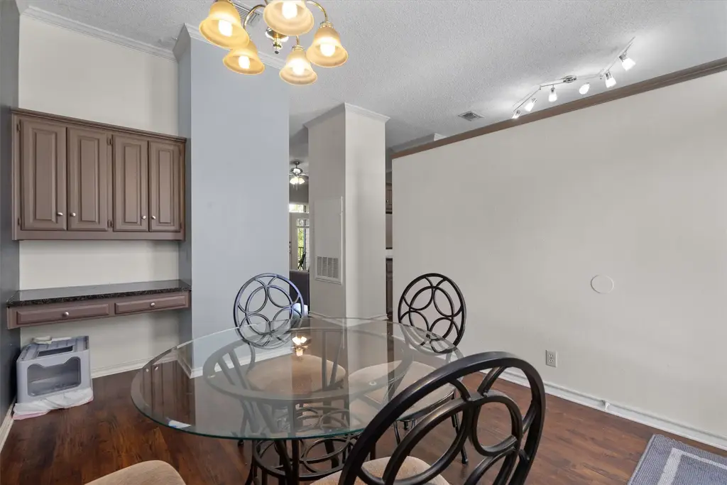 914 W 26th St 301, Austin