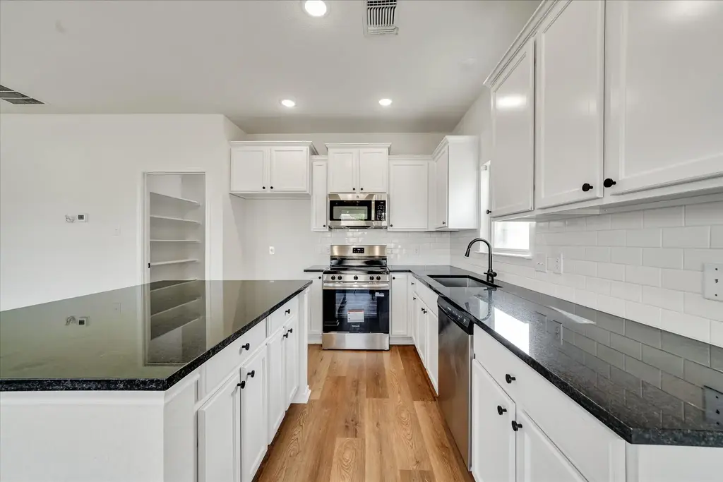 1109 Ibis Falls Loop, Jarrell