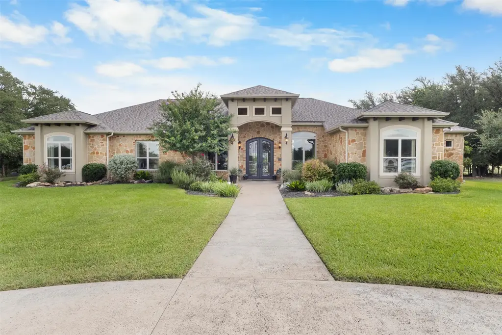 139 Eagle Rock, Salado