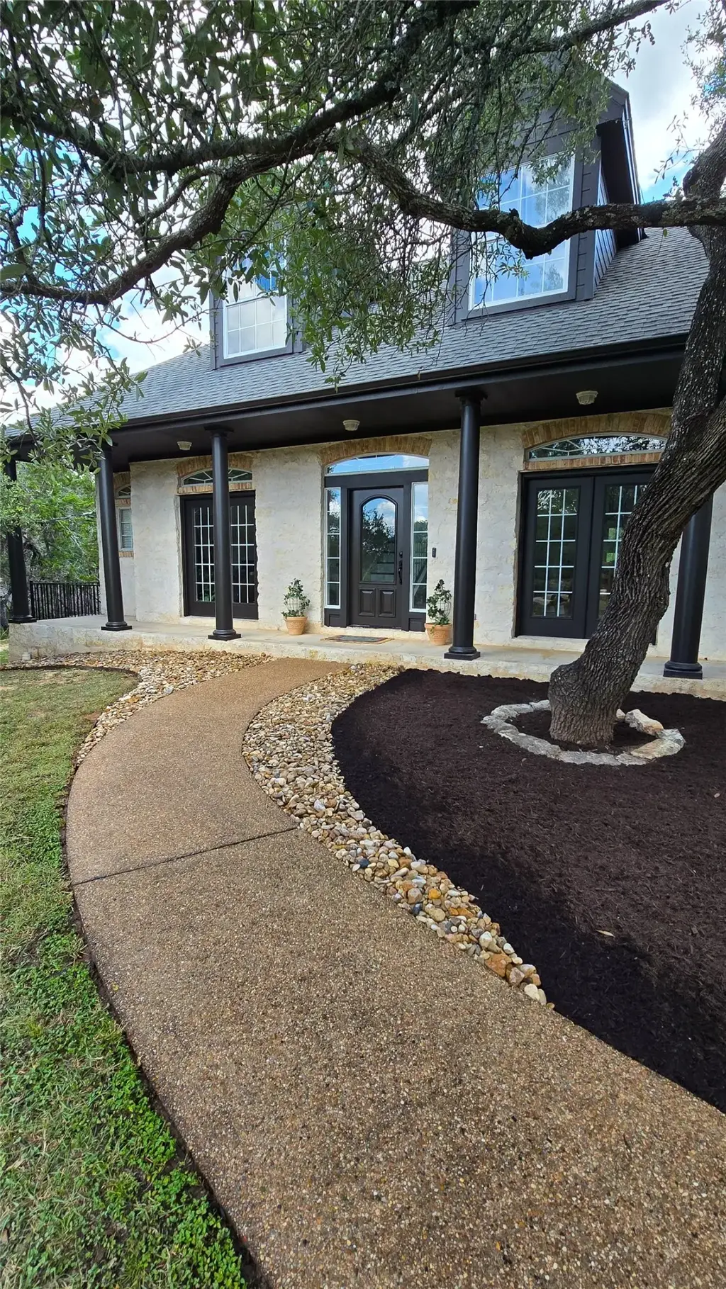 713 Oakwood Ln, Dripping Springs