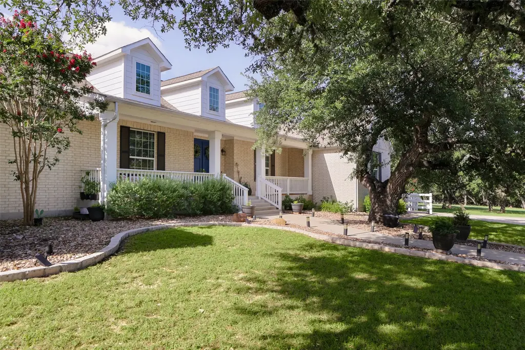 914 Ranchers Club Ln, Driftwood