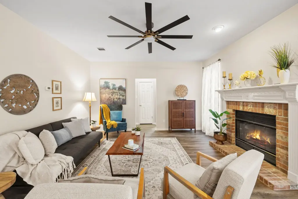 2112 Spring Hollow Path, Round Rock