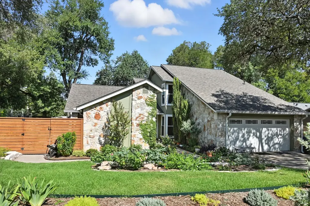 8600 Loralinda Dr, Austin