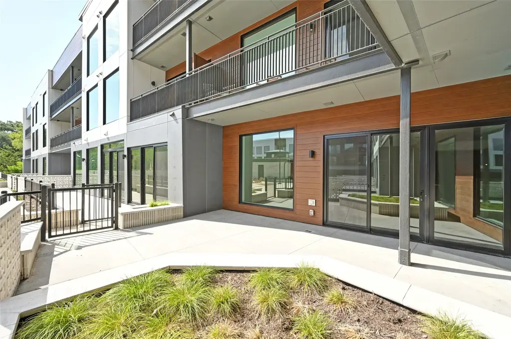 2209 S 1st St 118, Austin