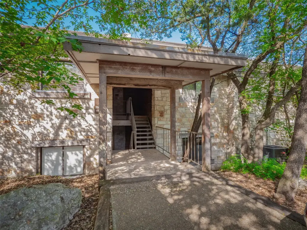 8200 Neely Dr 117, Austin