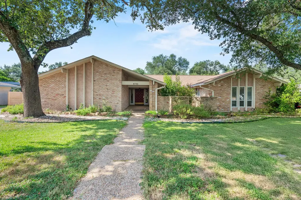 8702 Balcones Club Dr, Austin