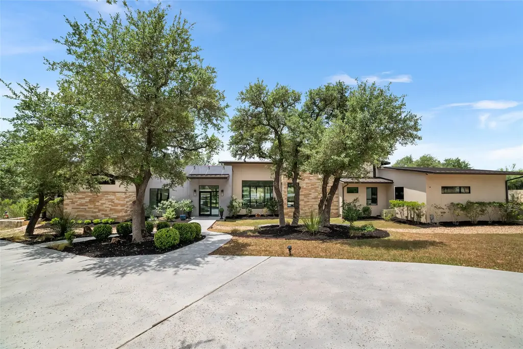 16925 Whispering Breeze Dr, Austin