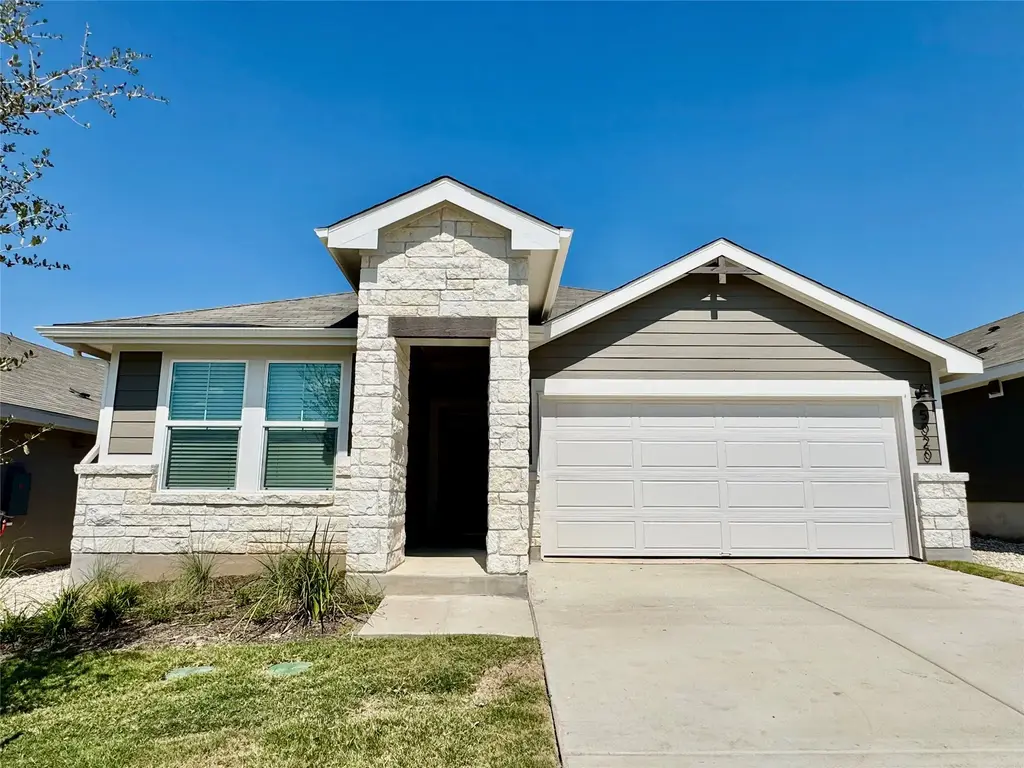 5020 Hazelnut Ln, Del Valle