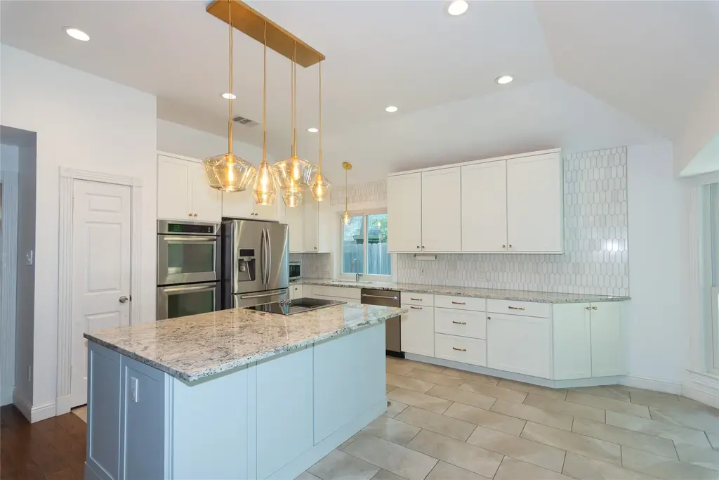 1008 Oakwood Blvd, Round Rock