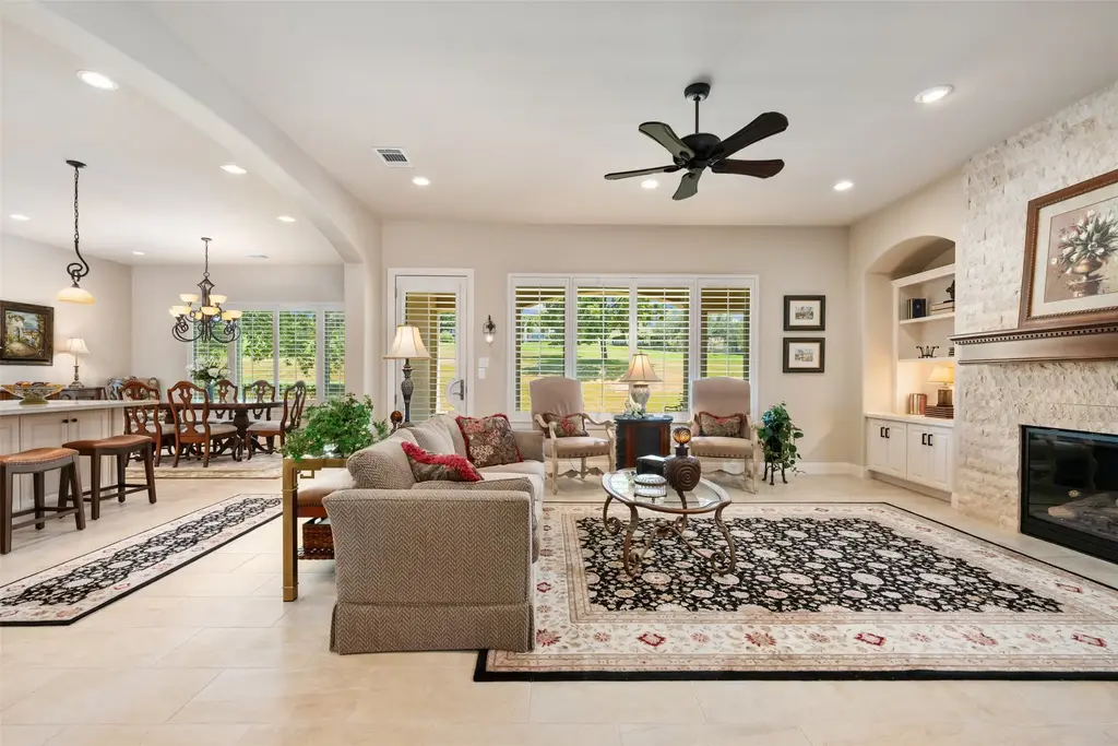 17 Borello Dr 17, Austin