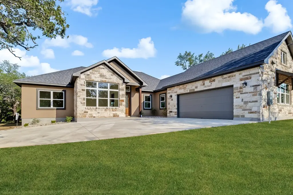 122 Creekside Cv, Marble Falls