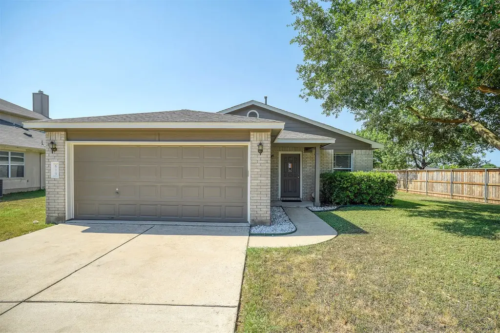 619 Carole Cv, Bastrop