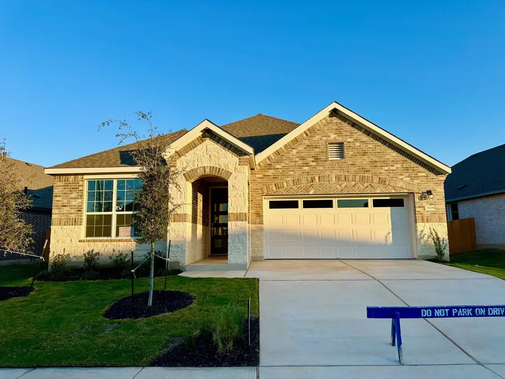 1908 Crooked Creek St, Leander