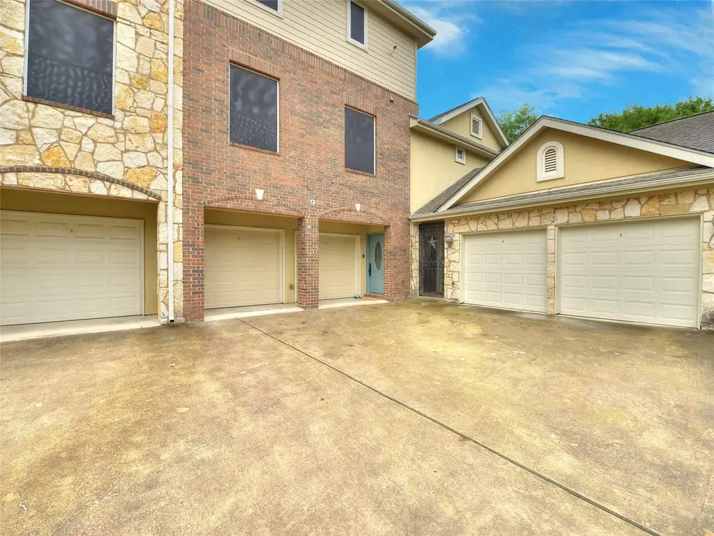 1402 Parker Ln, Austin