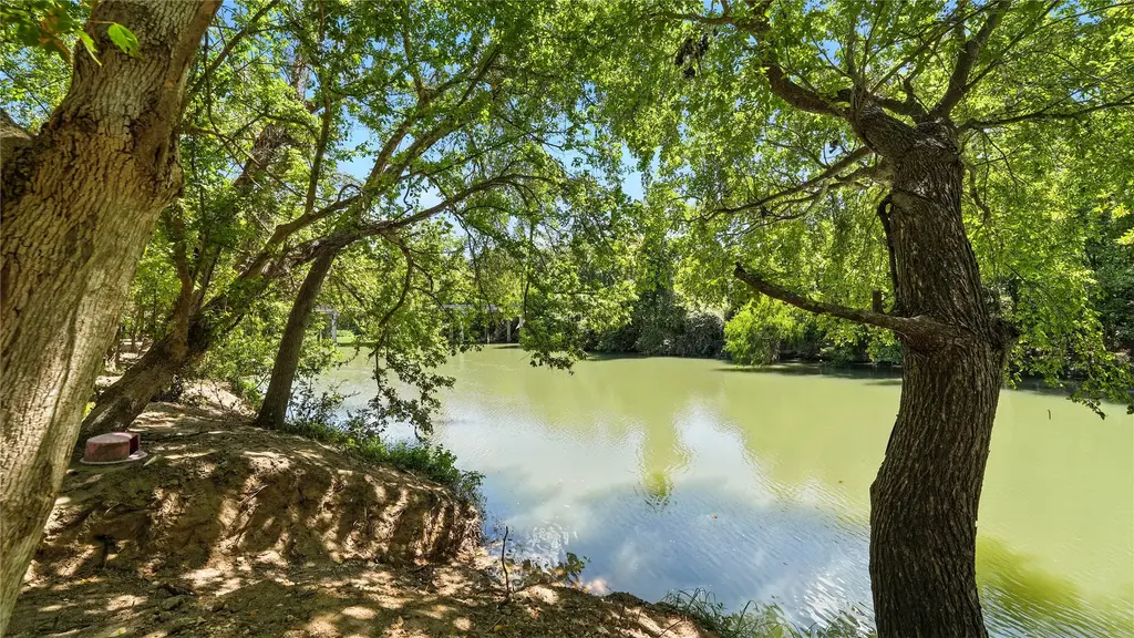 3222 Fm 1117, Seguin