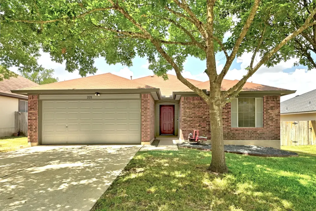 221 Estate Dr, Hutto