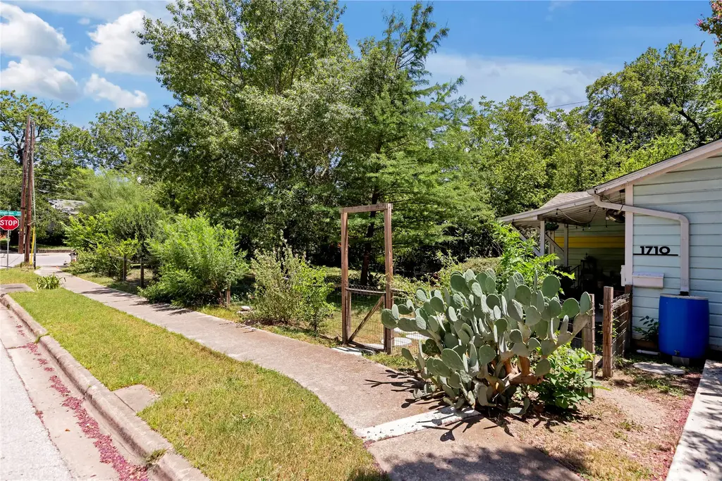 1710 Singleton Ave 2, Austin