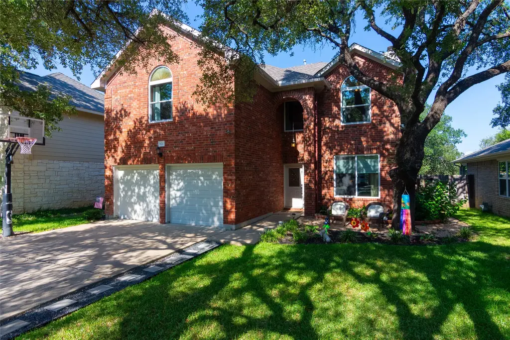 8711 Glen Canyon Dr, Round Rock