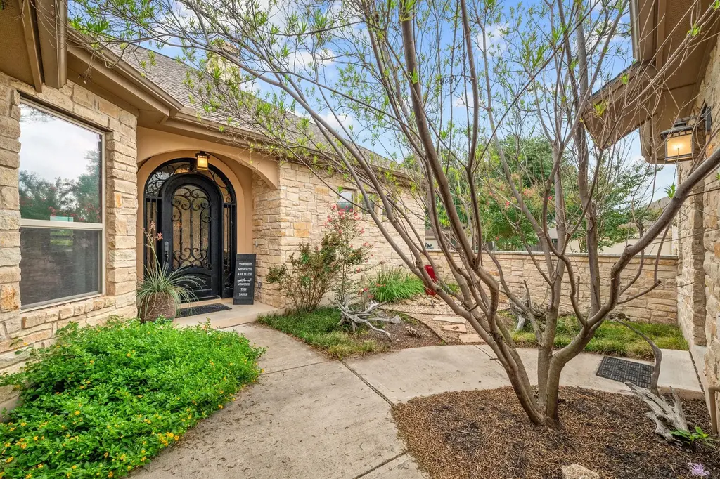 1800 Manada Trl, Leander