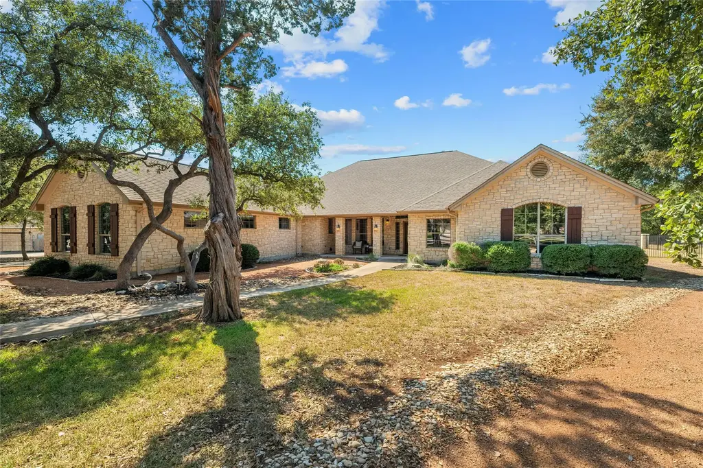 201 Roble Roja Dr, Georgetown