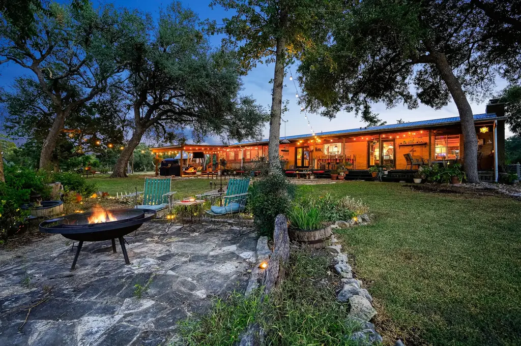 2101 Lone Man Mountain Rd, Wimberley