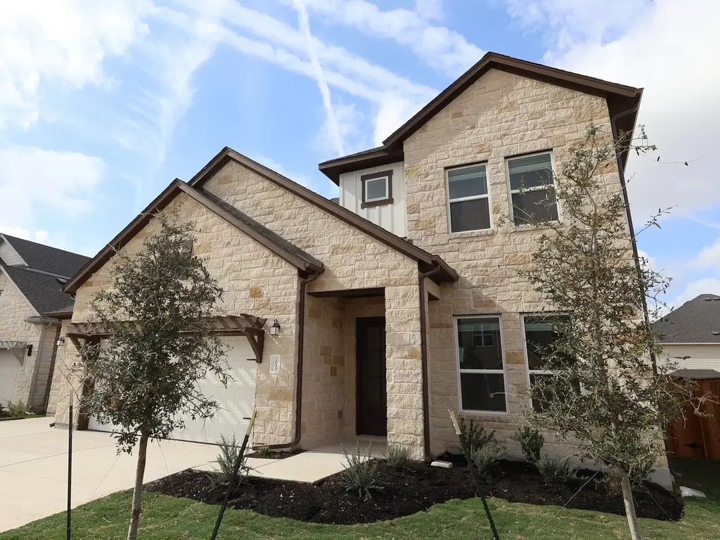 2013 Lolo Ln, Leander