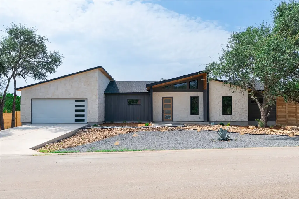 50 War Bonnet, Wimberley