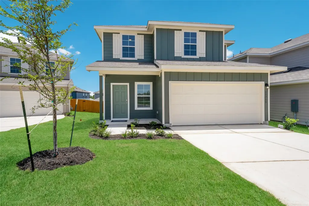 12206 Douglas Fir Cir, Mustang Ridge
