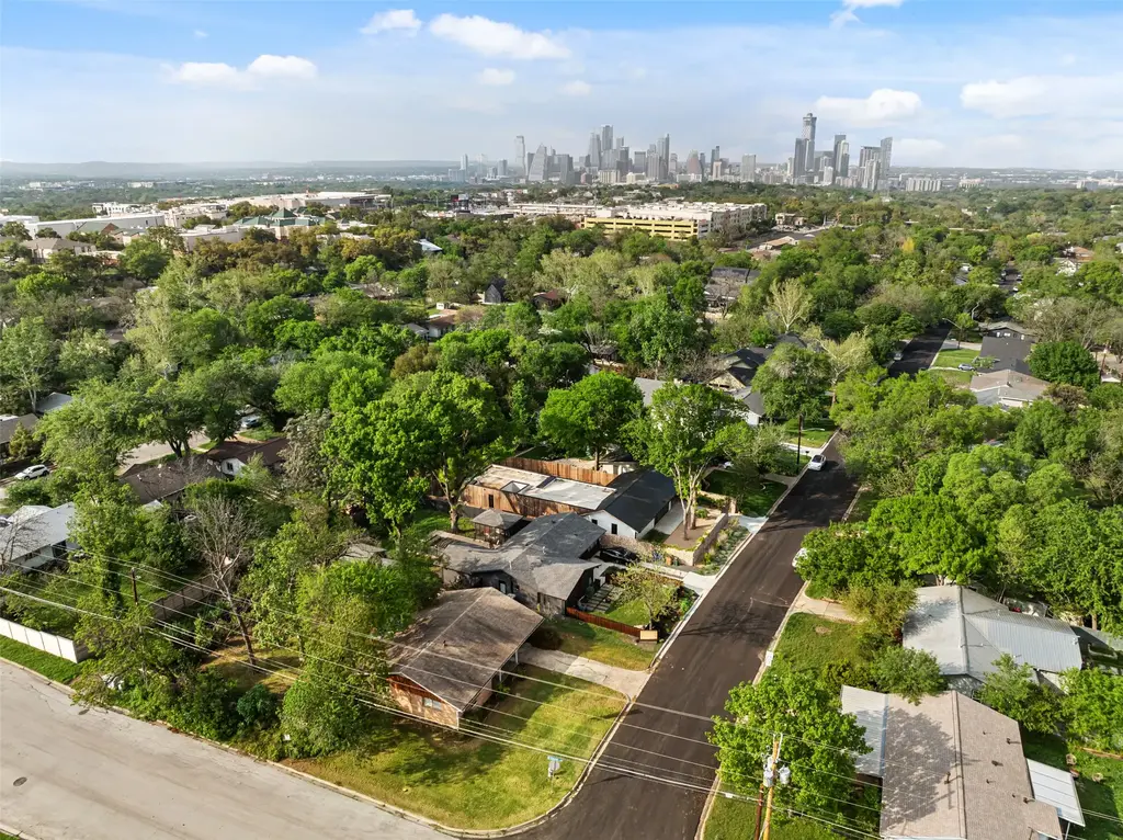 2712 Friar Tuck Ln, Austin