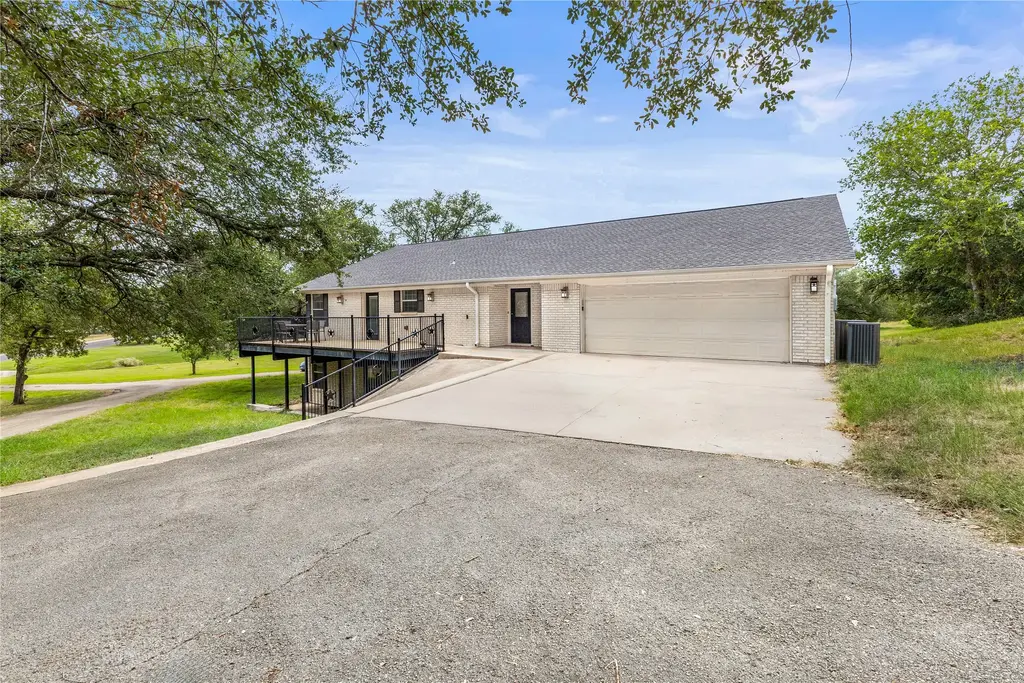 2113 Red Rock Dr, Belton