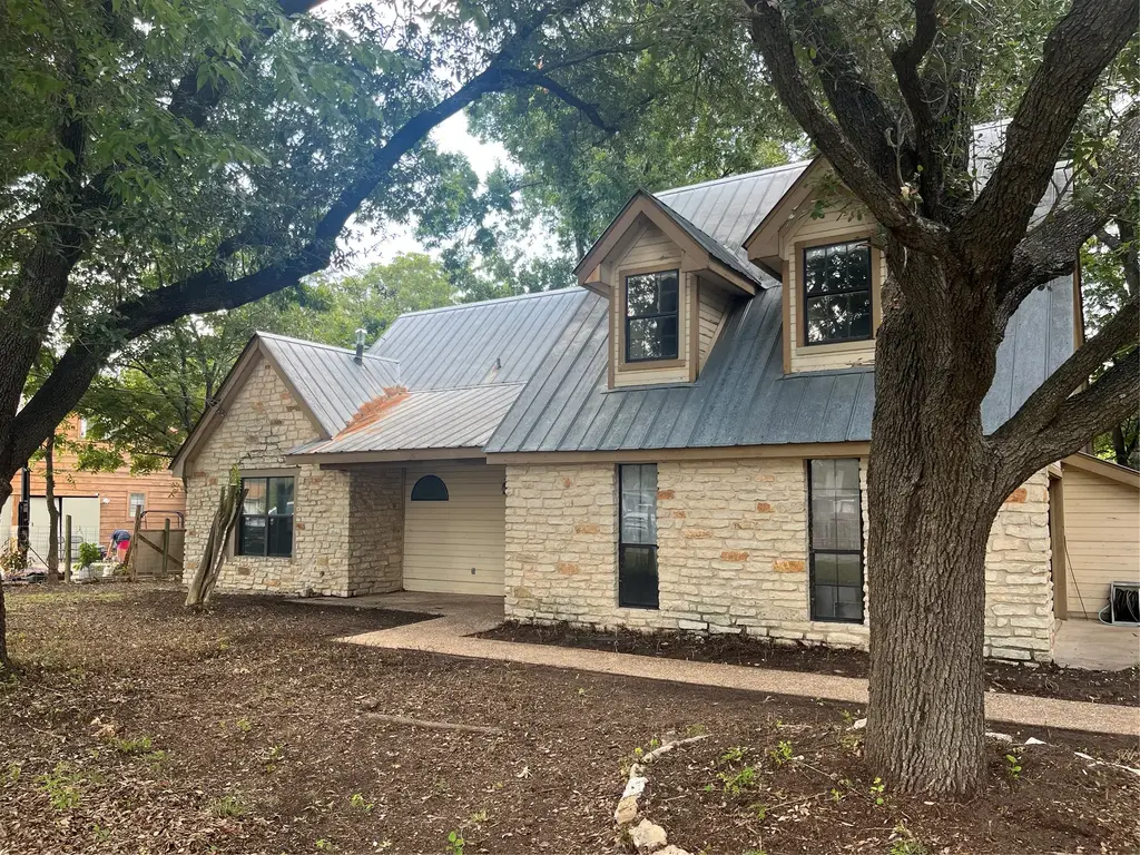 502 County Glen St Nw, Leander