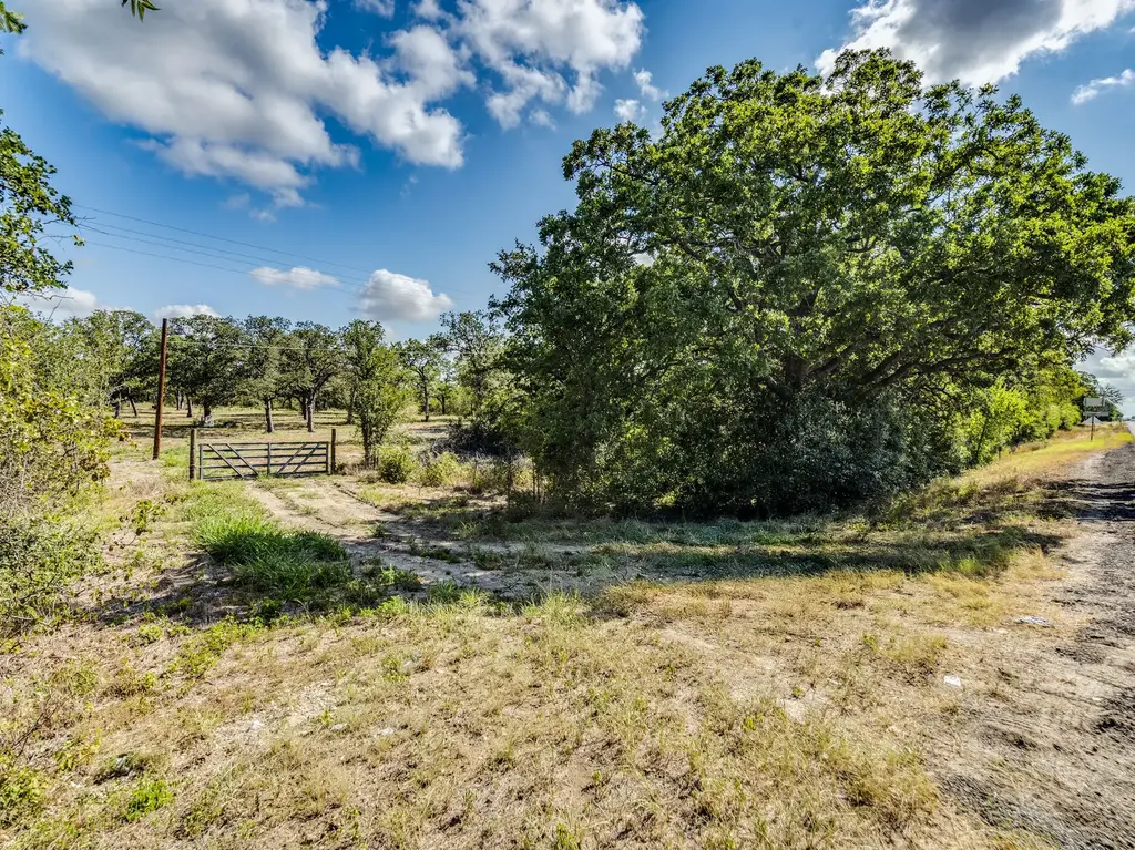 21 Fm 1209 Highway N, Cedar Creek