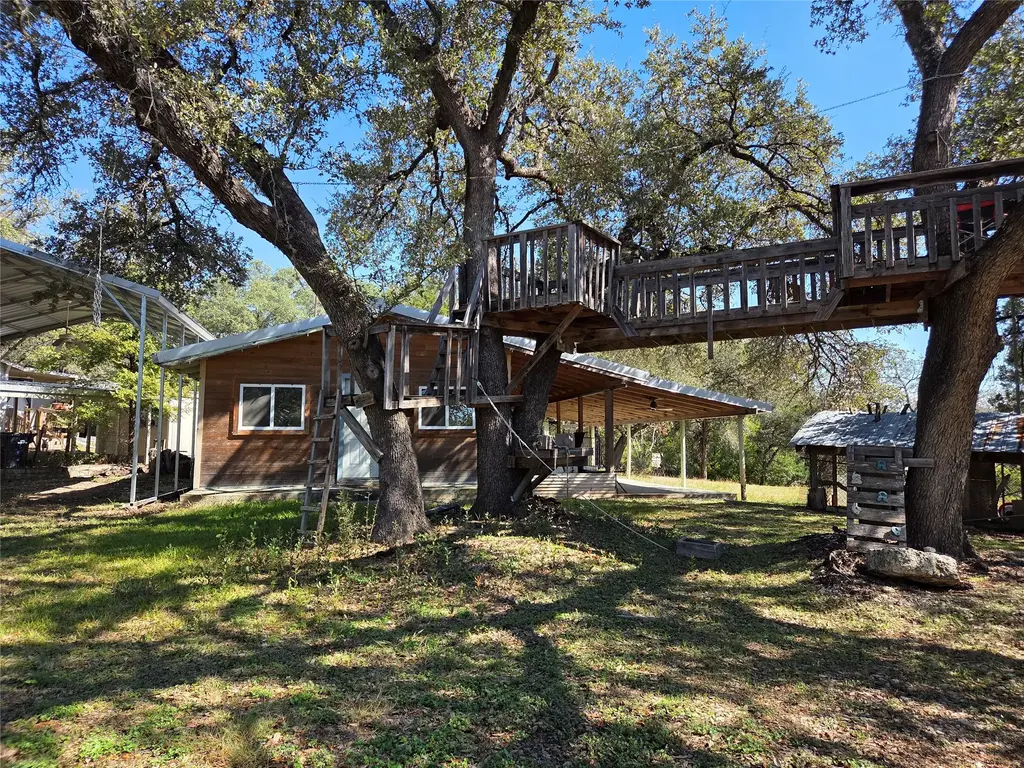 9815 Trails End Rd, Leander