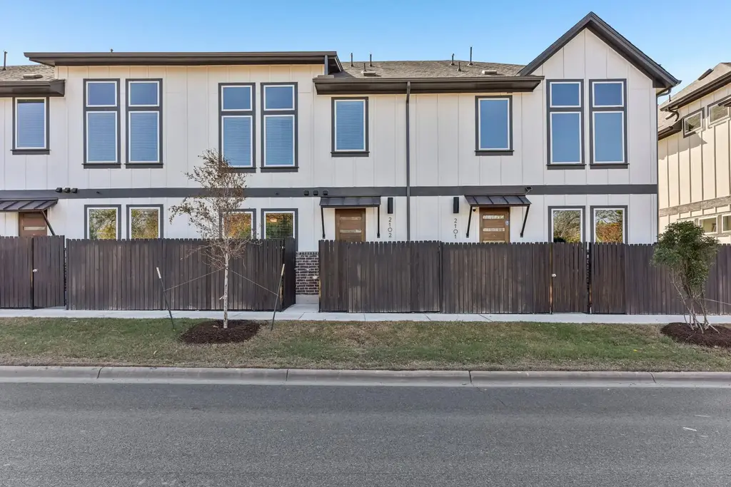 200 W 56th St 2102, Austin