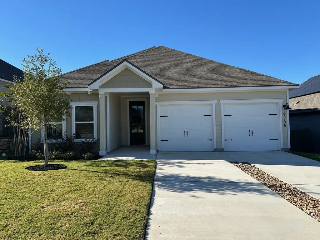 9708 Gladsome Path, Manor