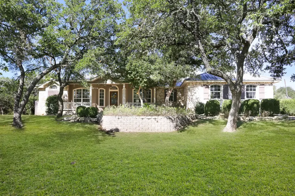 161 N Stallion Estates Dr, Spring Branch