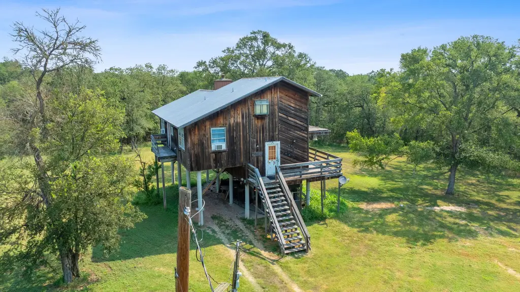 7501 Wells Trce, Manor