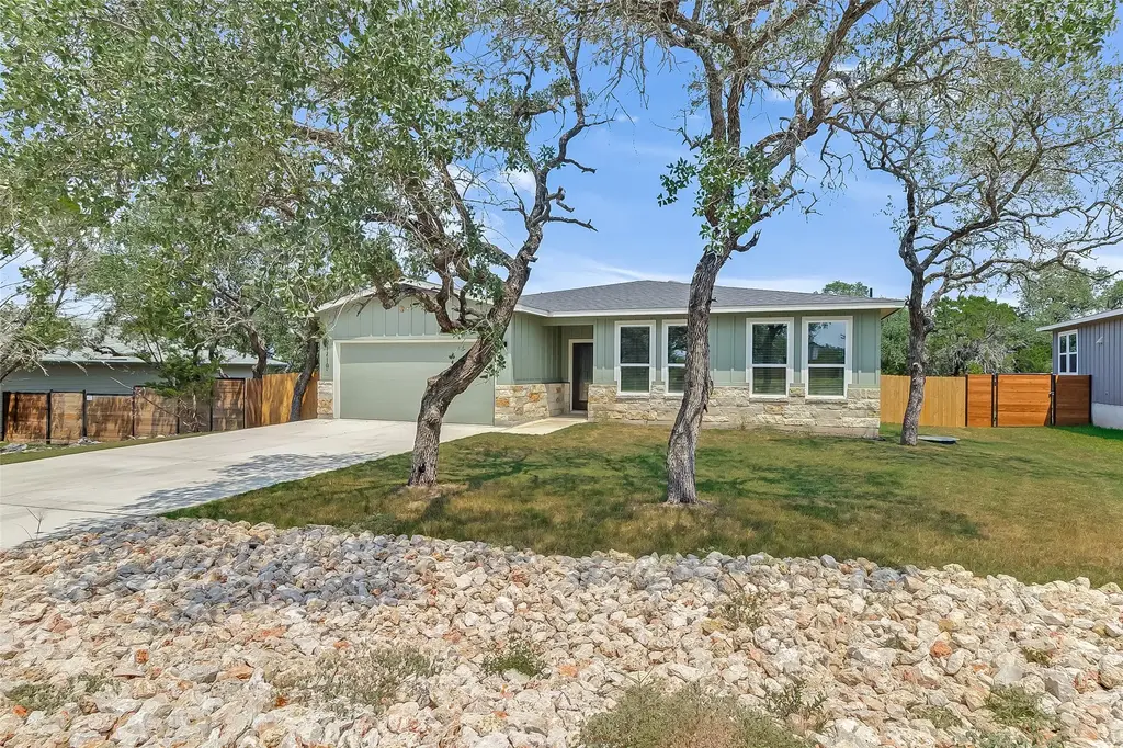 21710 Patton Dr, Lago Vista