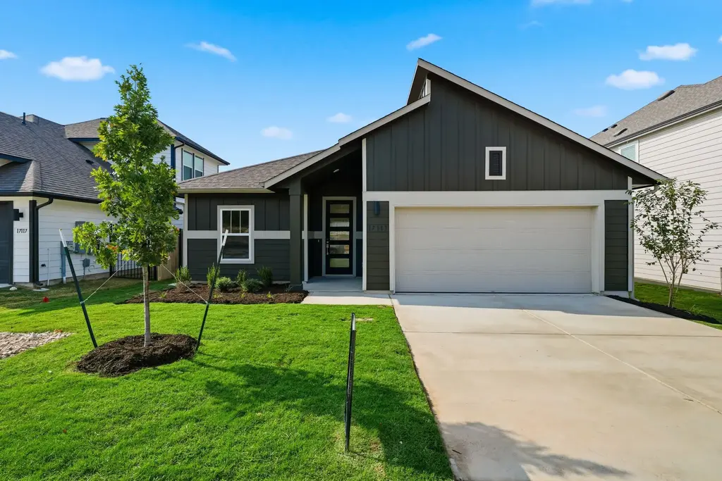 17113 Astral Ln, Manor