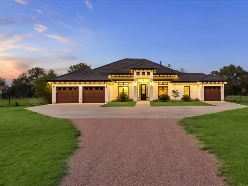 106 Colorado Blf, Cedar Creek