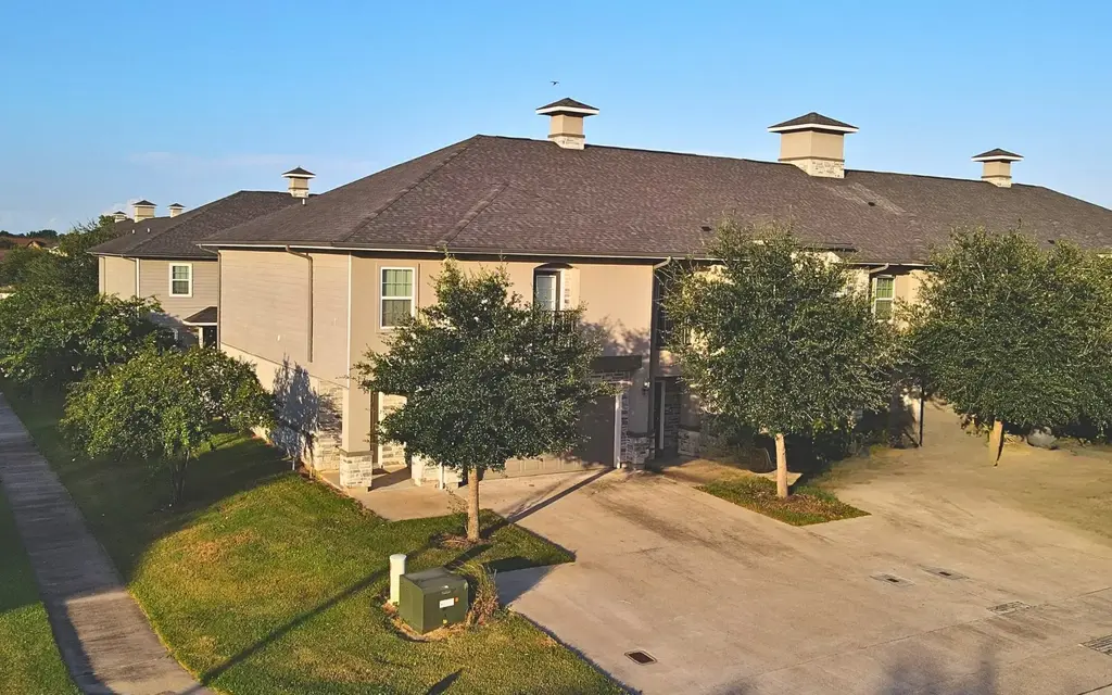 3401 Papa Bear Drive, College Station