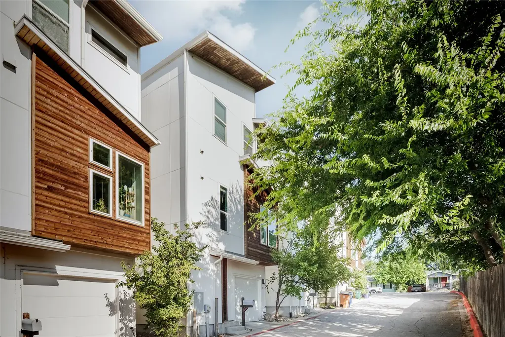 3007 E 12th St 4, Austin
