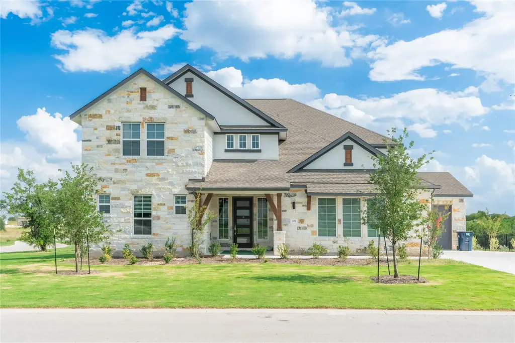 301 Northcrest Dr, Liberty Hill