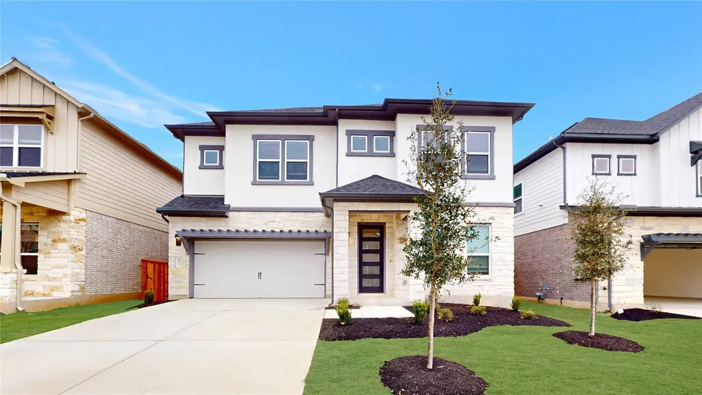 2032 Lolo Ln, Leander