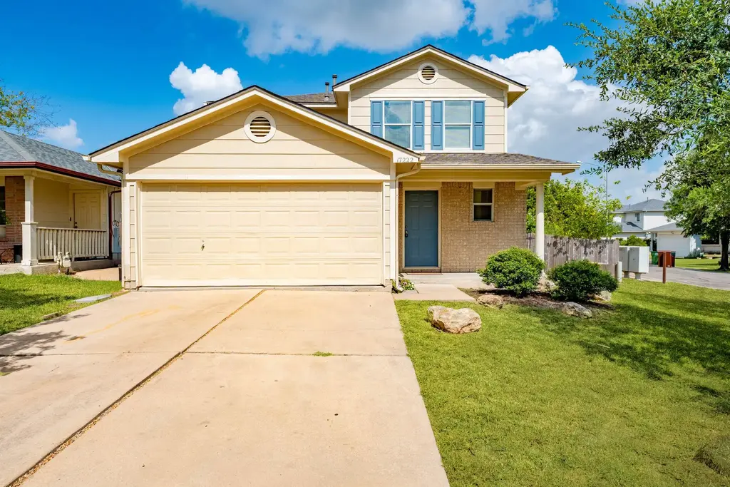 17222 Hamilton Point Cir, Manor
