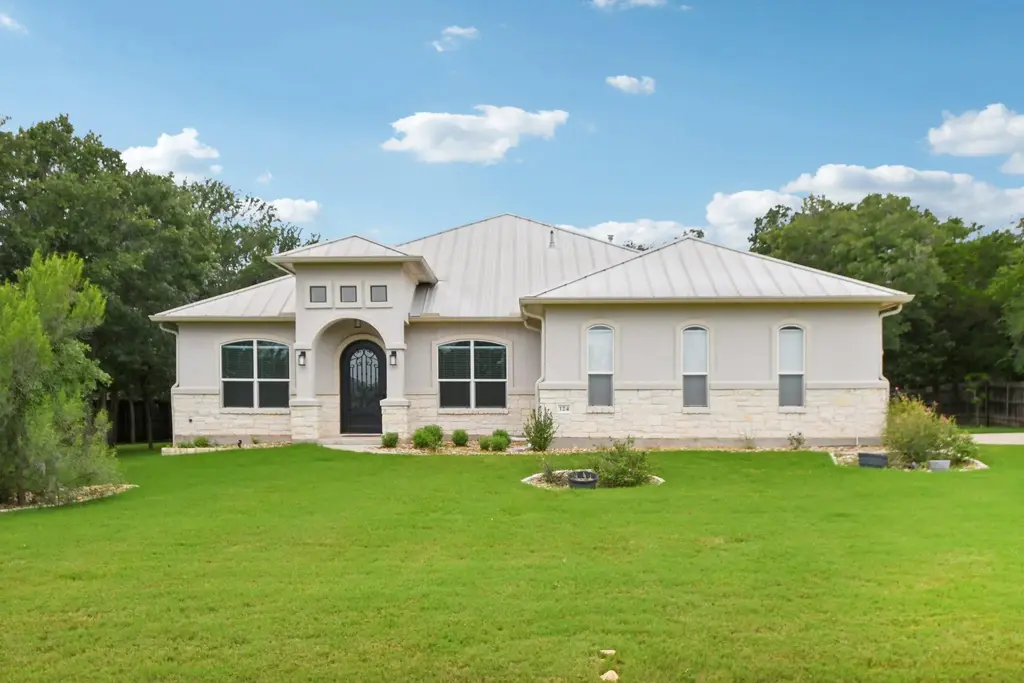 124 Abamillo Dr, Bastrop