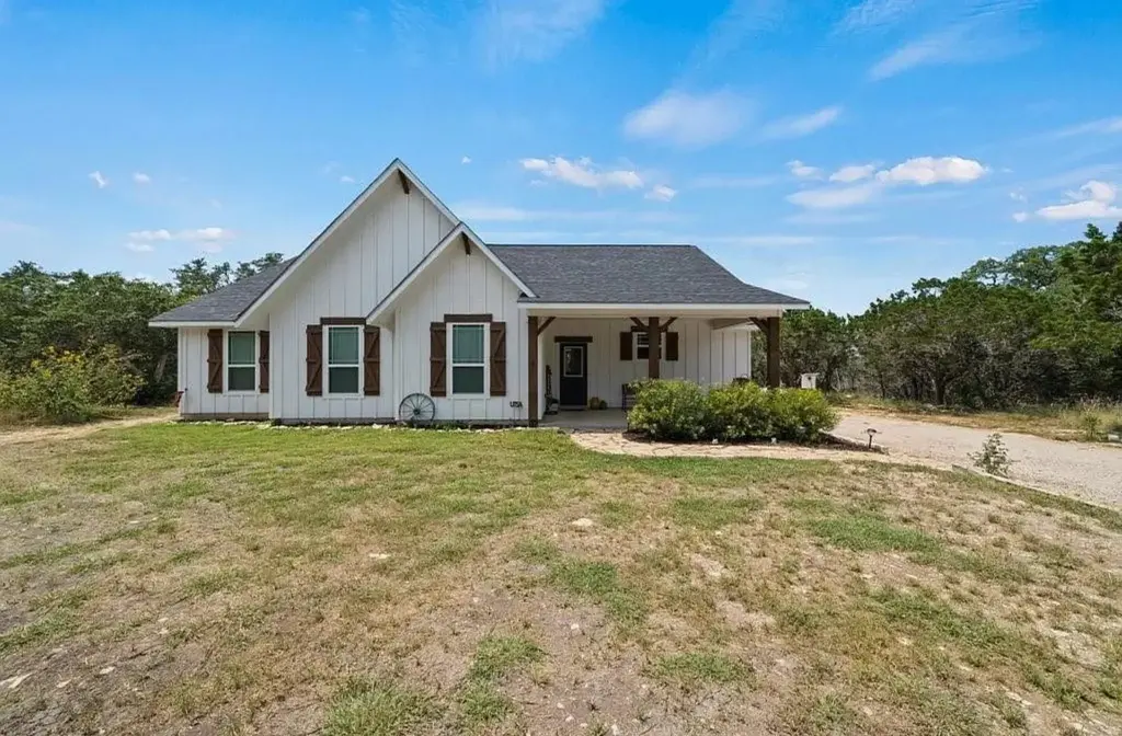 100 Lost Falls Cv, Wimberley