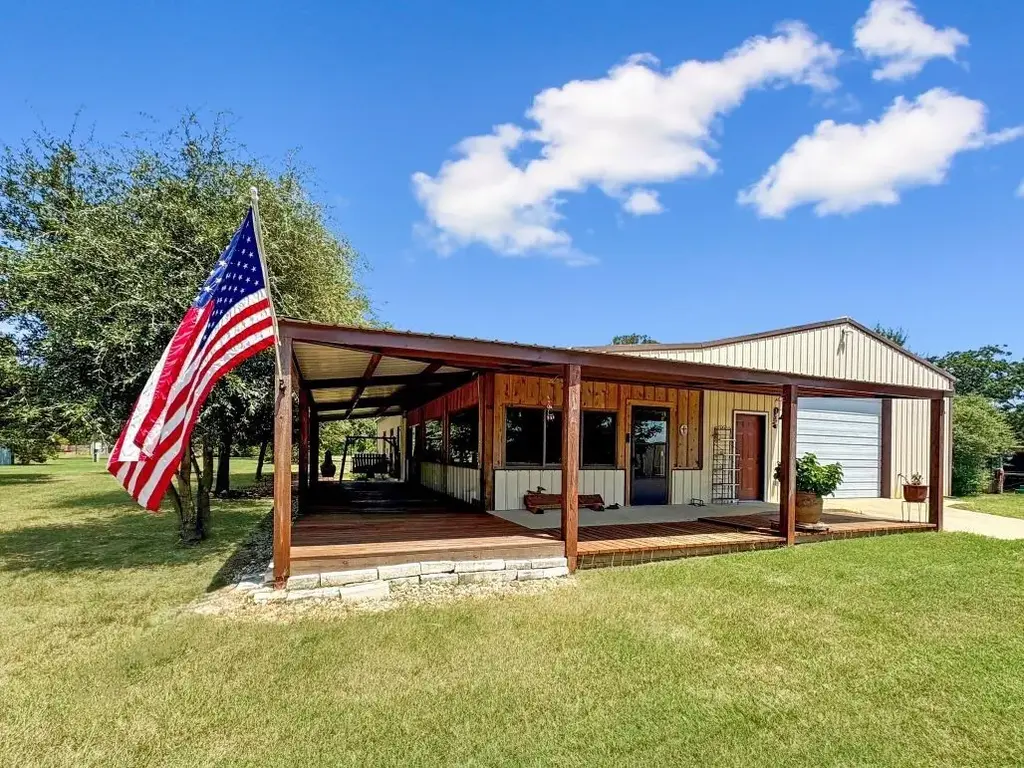 1786 County Road 348 Loop, Gause