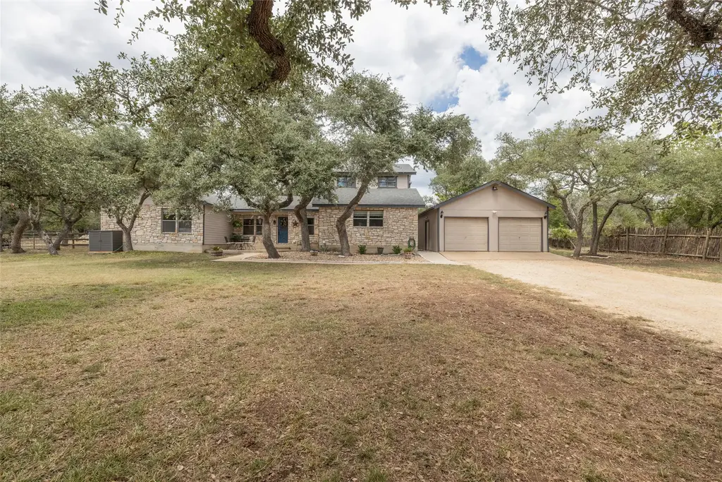 205 Spanish Oak Trl, Dripping Springs